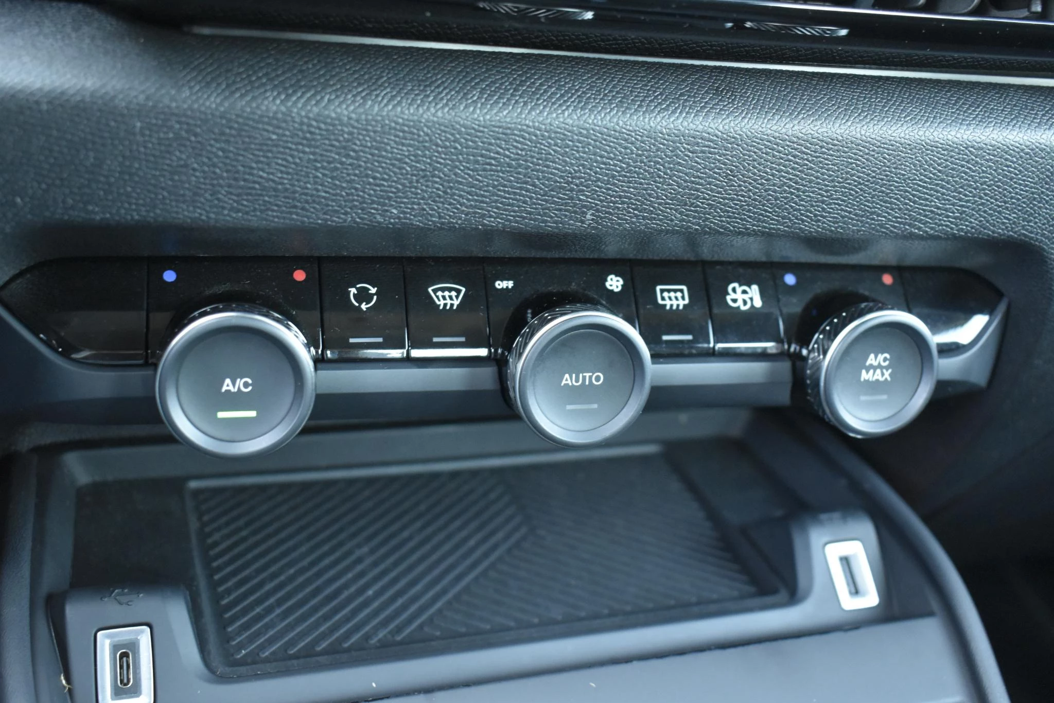 Hoofdafbeelding Citroën ë-C4