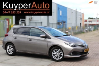 Hoofdafbeelding Toyota Auris Toyota Auris 1.8 Hybrid Trend panorama navi camera dealer onderhouden media
