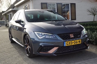 SEAT Leon ST R 2.0 TSI 4-Drive (400pk) Downpipe/Schaalstoelen/Brembo/Carbon/Beats
