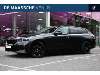 BMW 5 Serie Touring 550e xDrive M Sport Automaat / Panoramadak / Trekhaak / 	Bowers & Wilkins / Adaptief onderstel professional / Parking Assistant Professional / Stoelventilatie