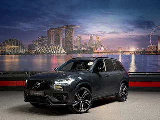Hoofdafbeelding Volvo XC90 Volvo XC90 2.0 T8 R-Design 7-Pers. AWD Ultimate Dark Trekhaak|Memory|H/K|Panorama|HUD|Recharge