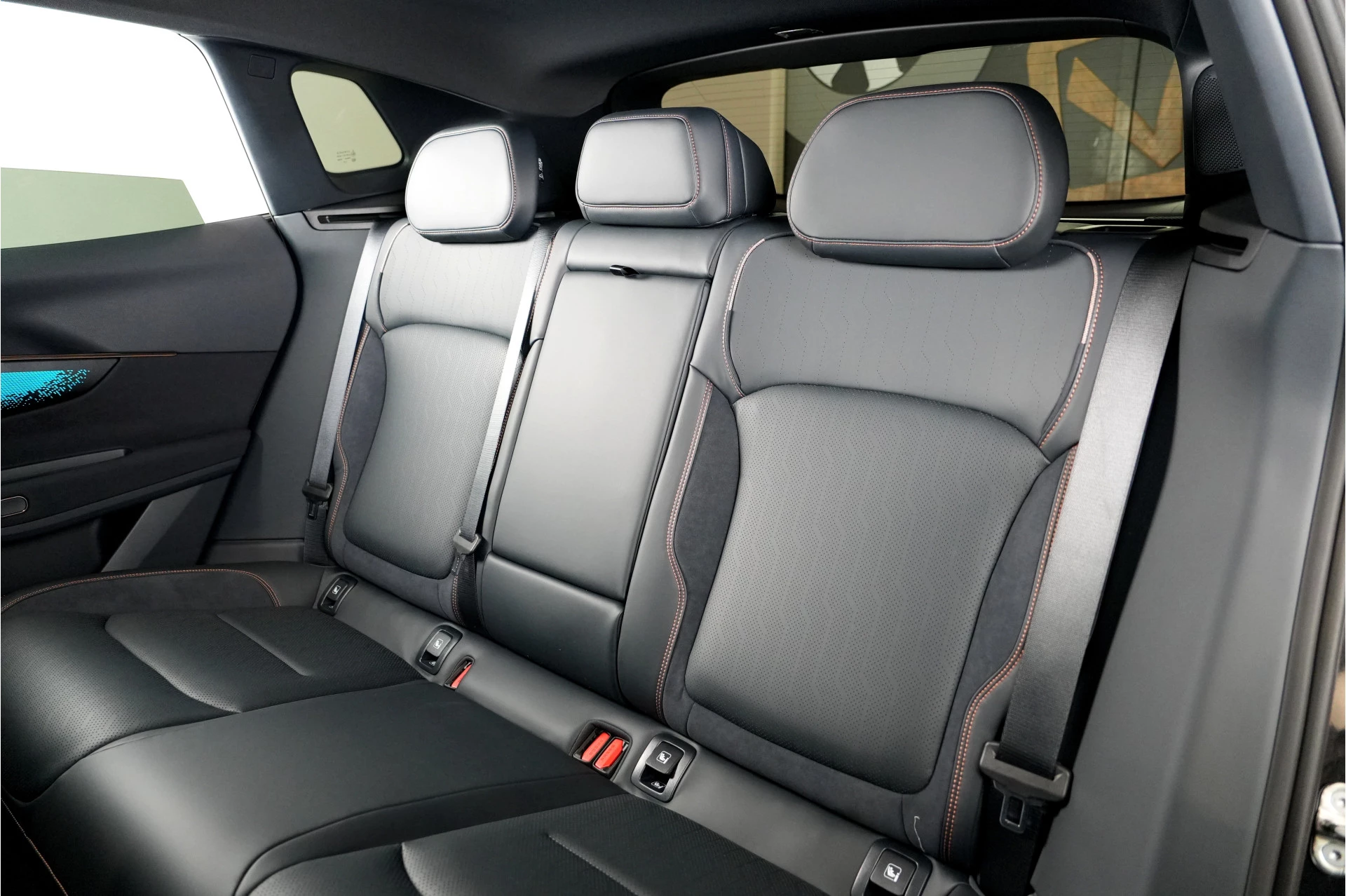 Hoofdafbeelding Lynk & Co 08