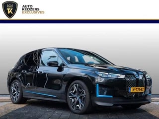 BMW iX xDrive40 High Executive 77 kWh Panodak DAB+ Trekhaak Stuurverw. Ambient Camera Navigatie Keyless Dode hoek