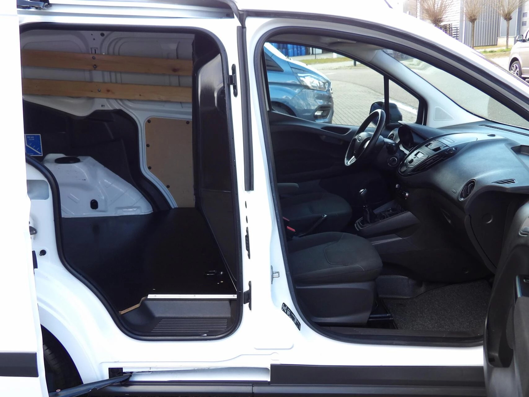 Hoofdafbeelding Ford Transit Courier