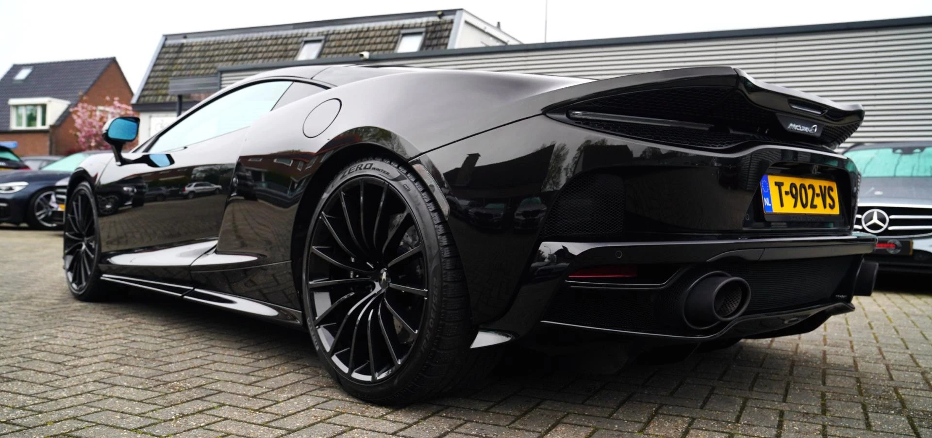 Hoofdafbeelding McLaren GT
