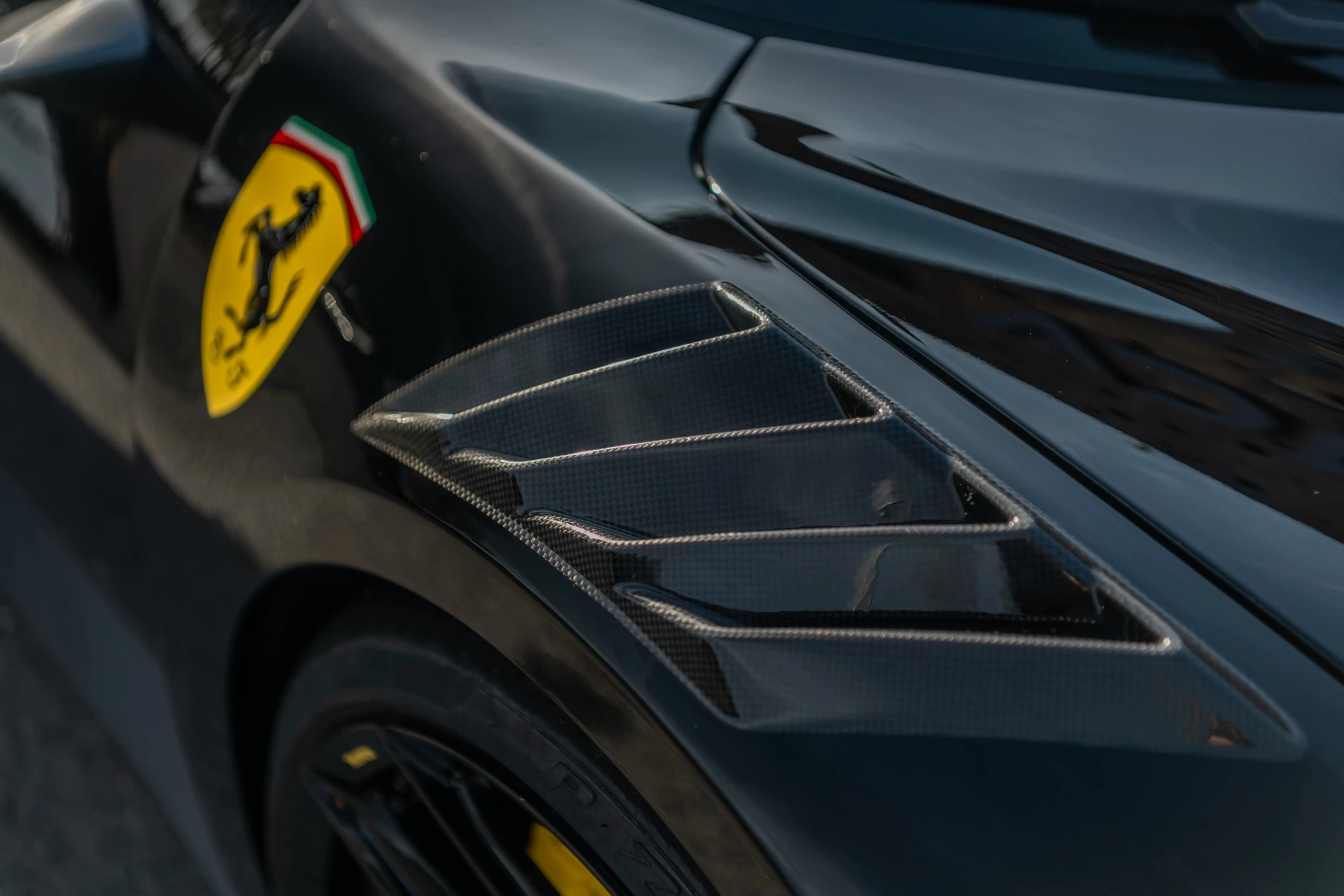 Hoofdafbeelding Ferrari 296