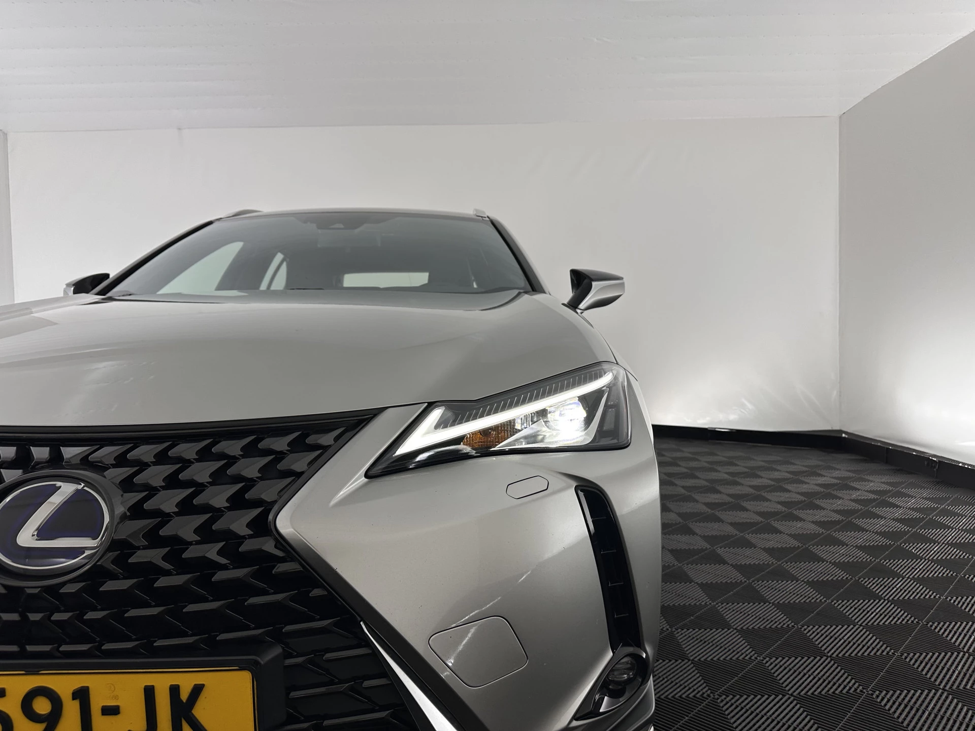 Hoofdafbeelding Lexus UX