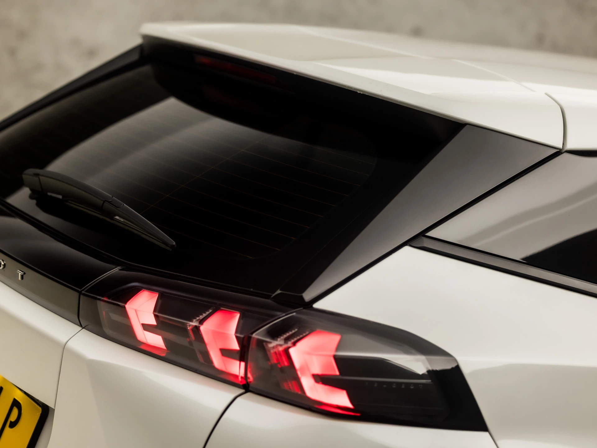 Hoofdafbeelding Peugeot e-2008