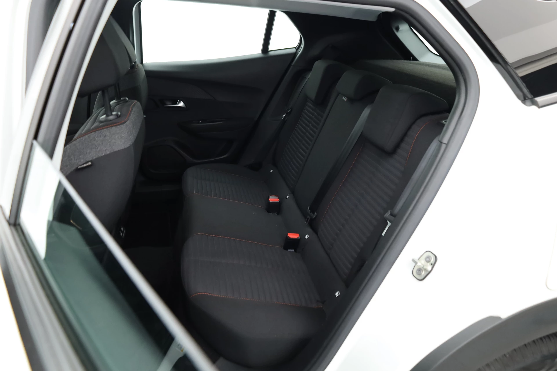 Hoofdafbeelding Peugeot e-2008