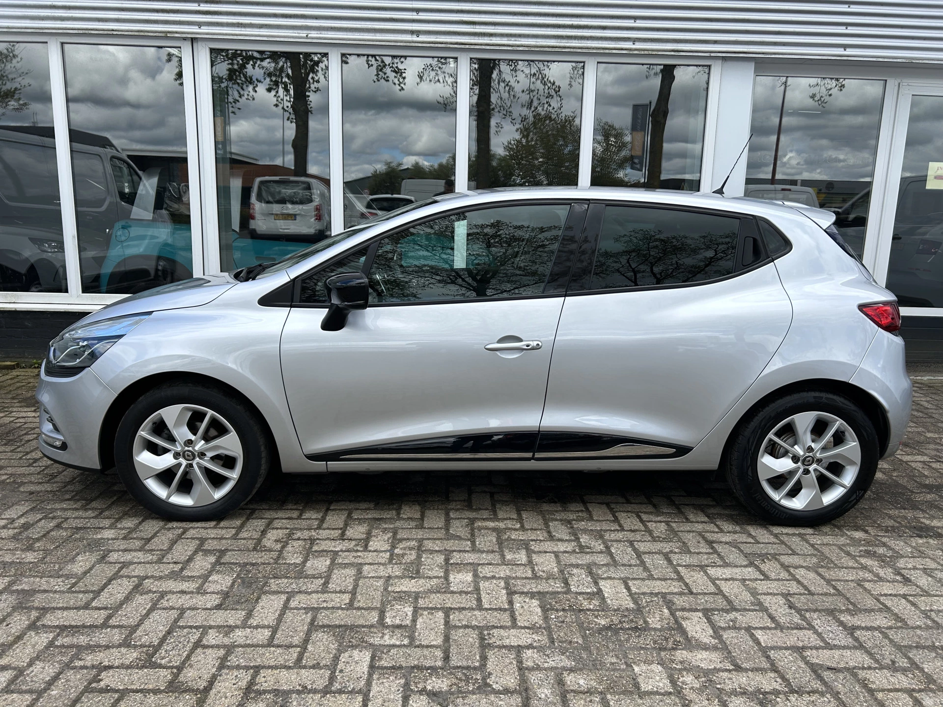 Hoofdafbeelding Renault Clio