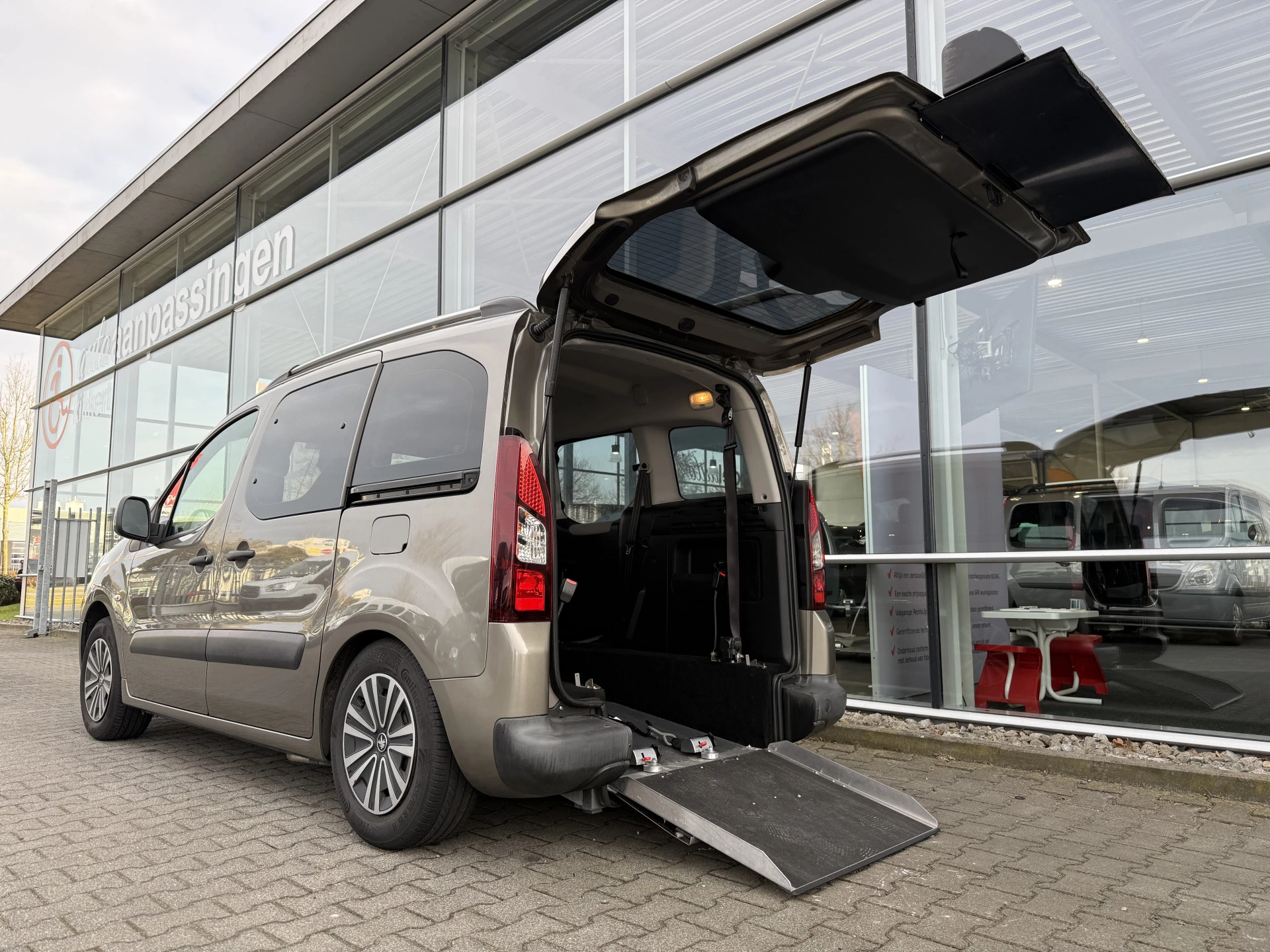 Hoofdafbeelding Peugeot Partner