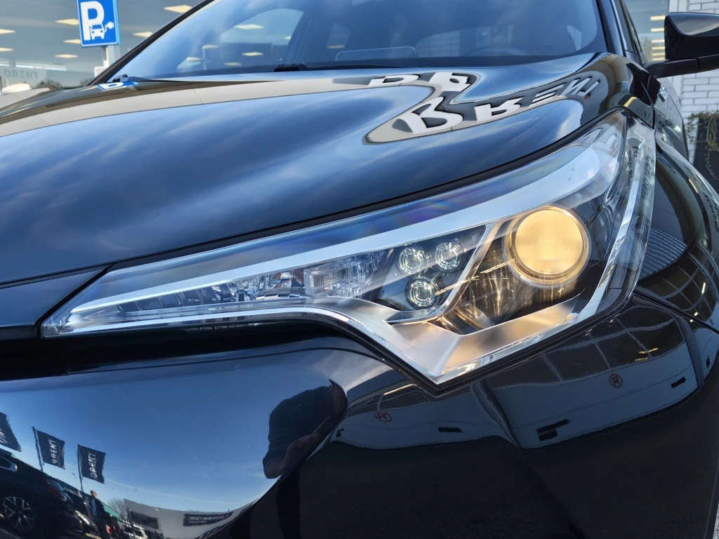 Hoofdafbeelding Toyota C-HR