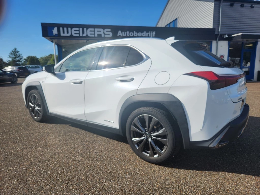 Hoofdafbeelding Lexus UX
