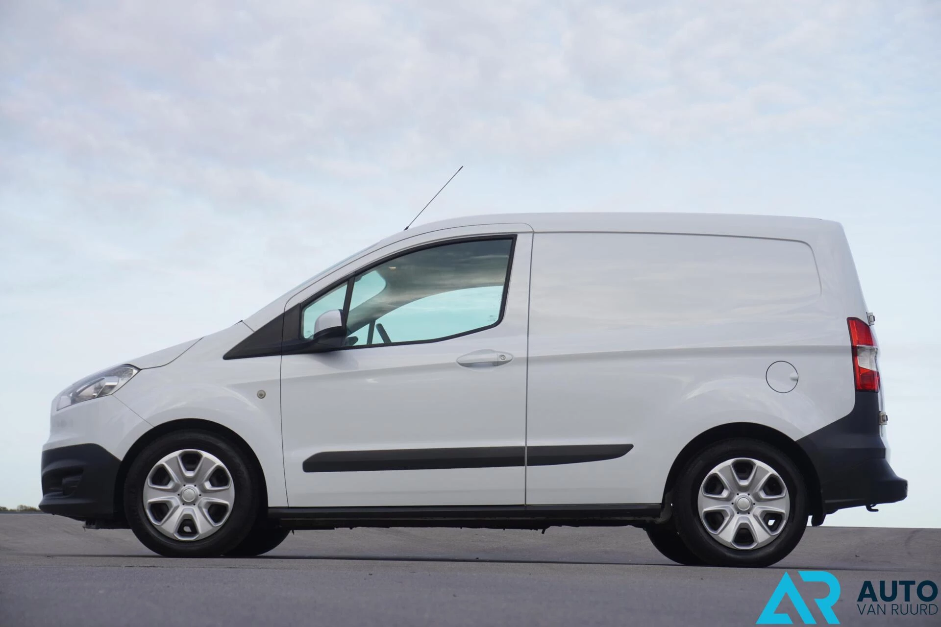 Hoofdafbeelding Ford Transit Courier