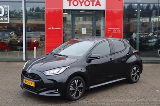 Hoofdafbeelding Toyota Yaris Toyota Yaris 1.5 HYBRID 115 DYNAMIC COMFORT-PACK BLIND-SPOT STOEL/STUURVERWARMING PARK-SENSOREN CAMERA NL-AUTO