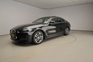 BMW i4 Gran Coupé eDrive40 | Laserlicht | Leder | HUD | Active cruise | Sportstoelen | Elektr. zetels | Chrome line | DAB | Harman-kardon sound | Alu 18 inch
