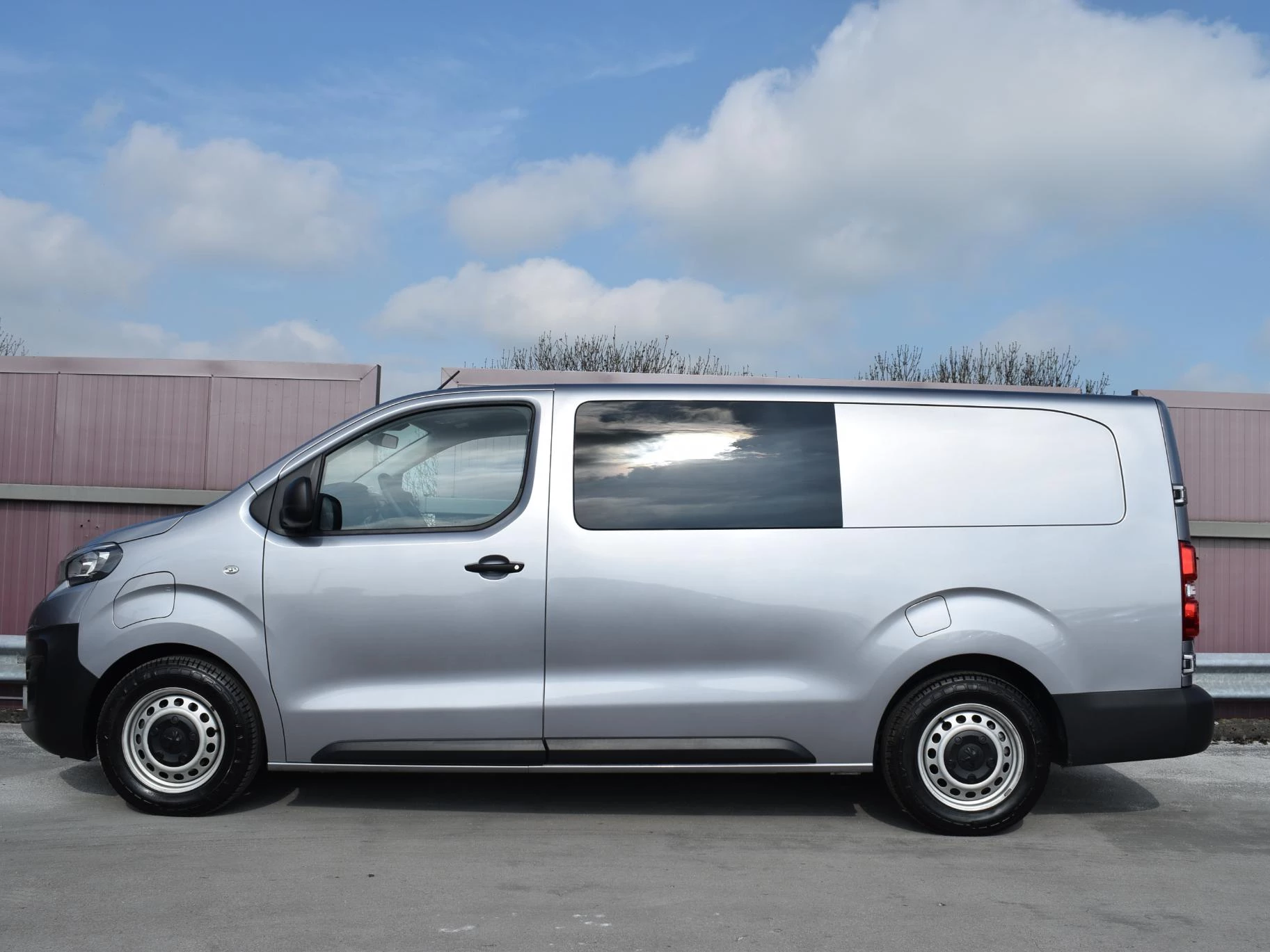 Hoofdafbeelding Peugeot e-Expert