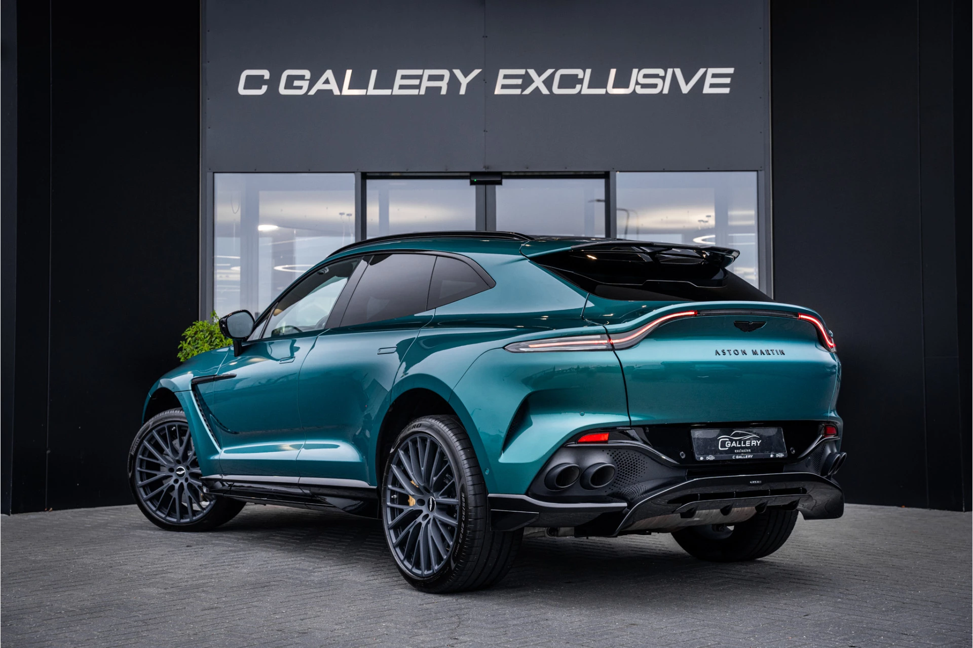Hoofdafbeelding Aston Martin DBX