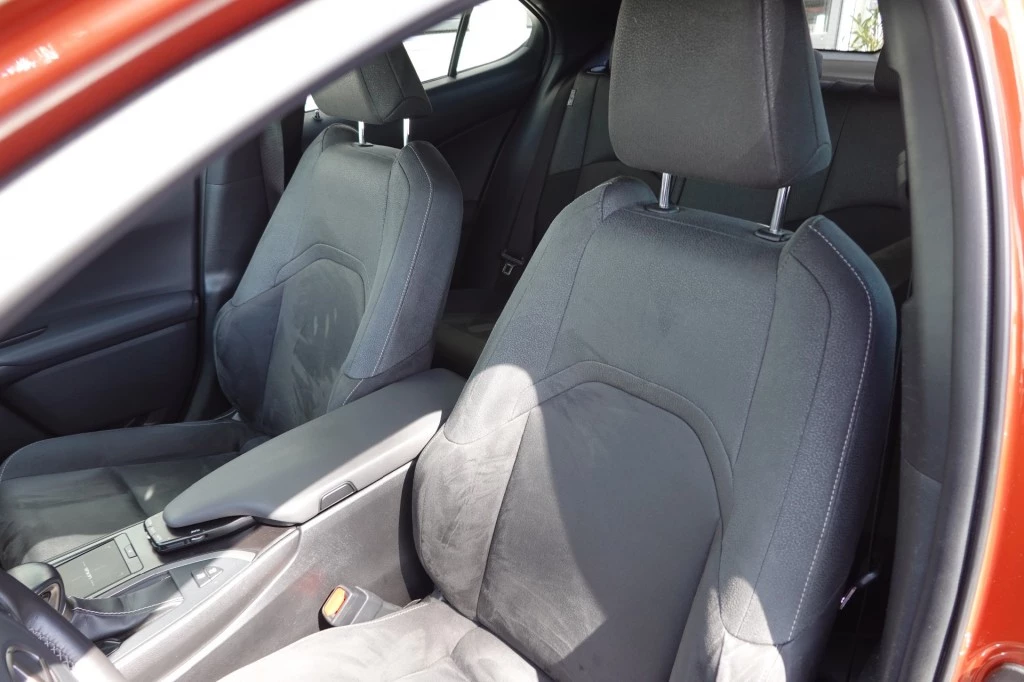 Hoofdafbeelding Lexus UX