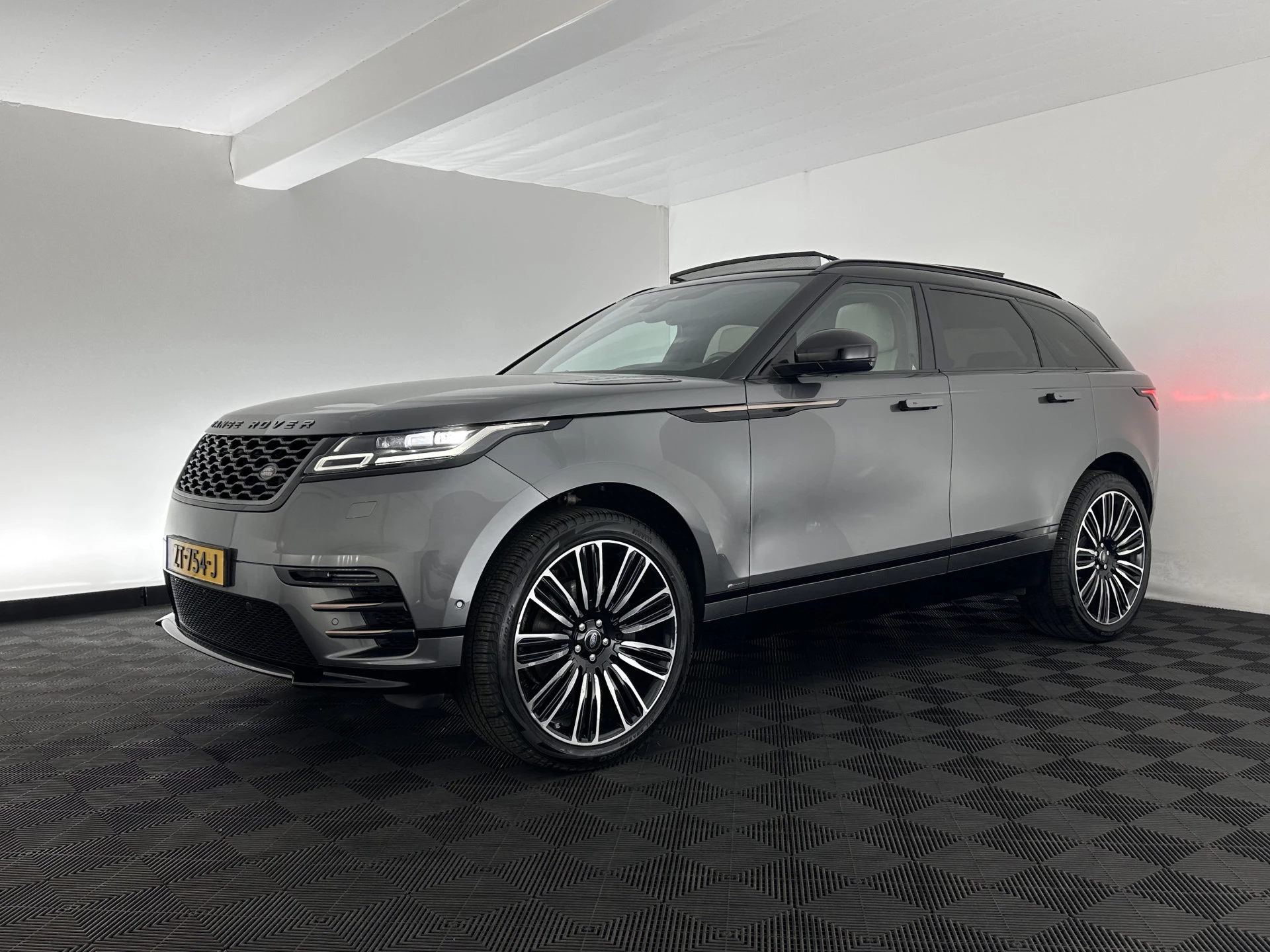 Hoofdafbeelding Land Rover Range Rover Velar