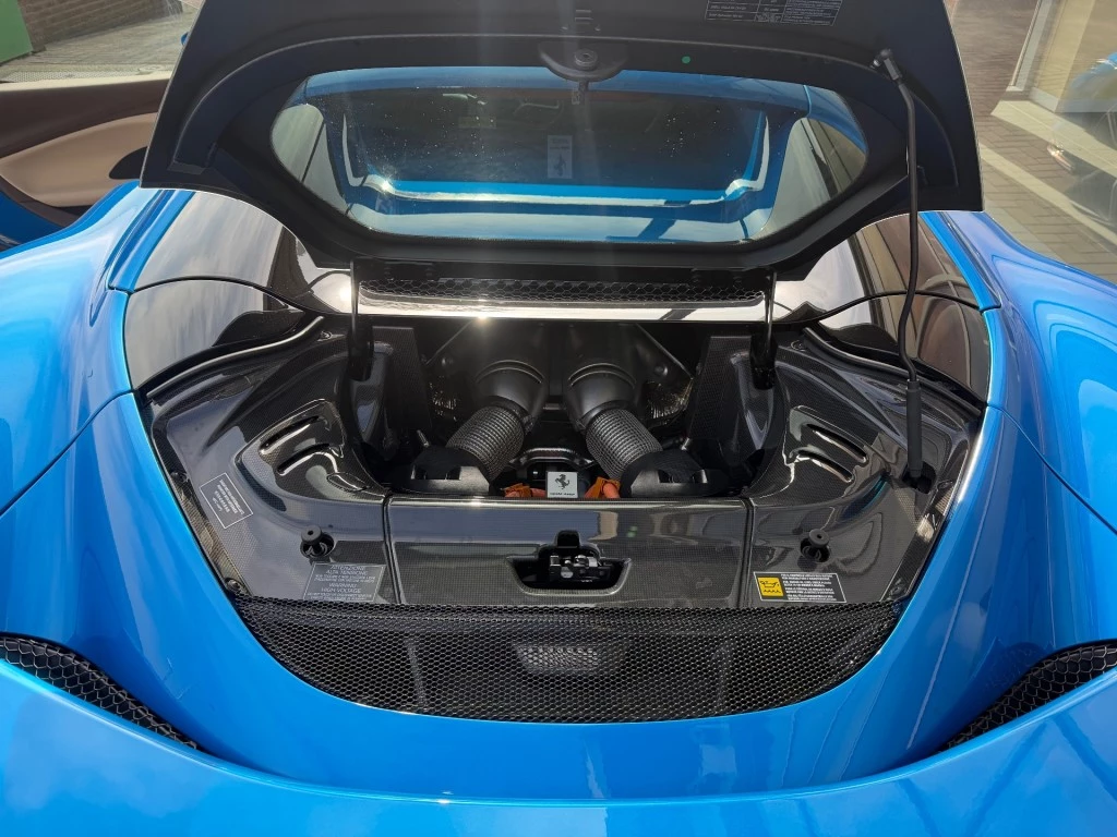 Hoofdafbeelding Ferrari 296