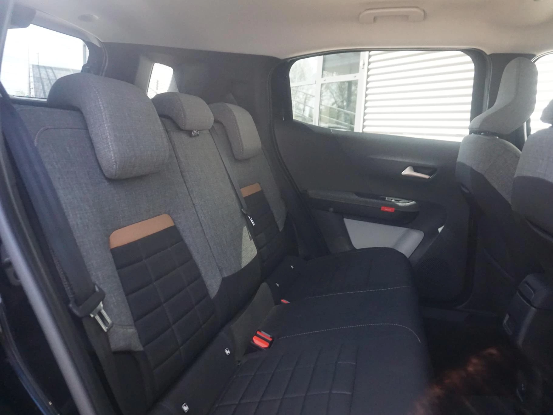 Hoofdafbeelding Citroën ë-C3 Aircross