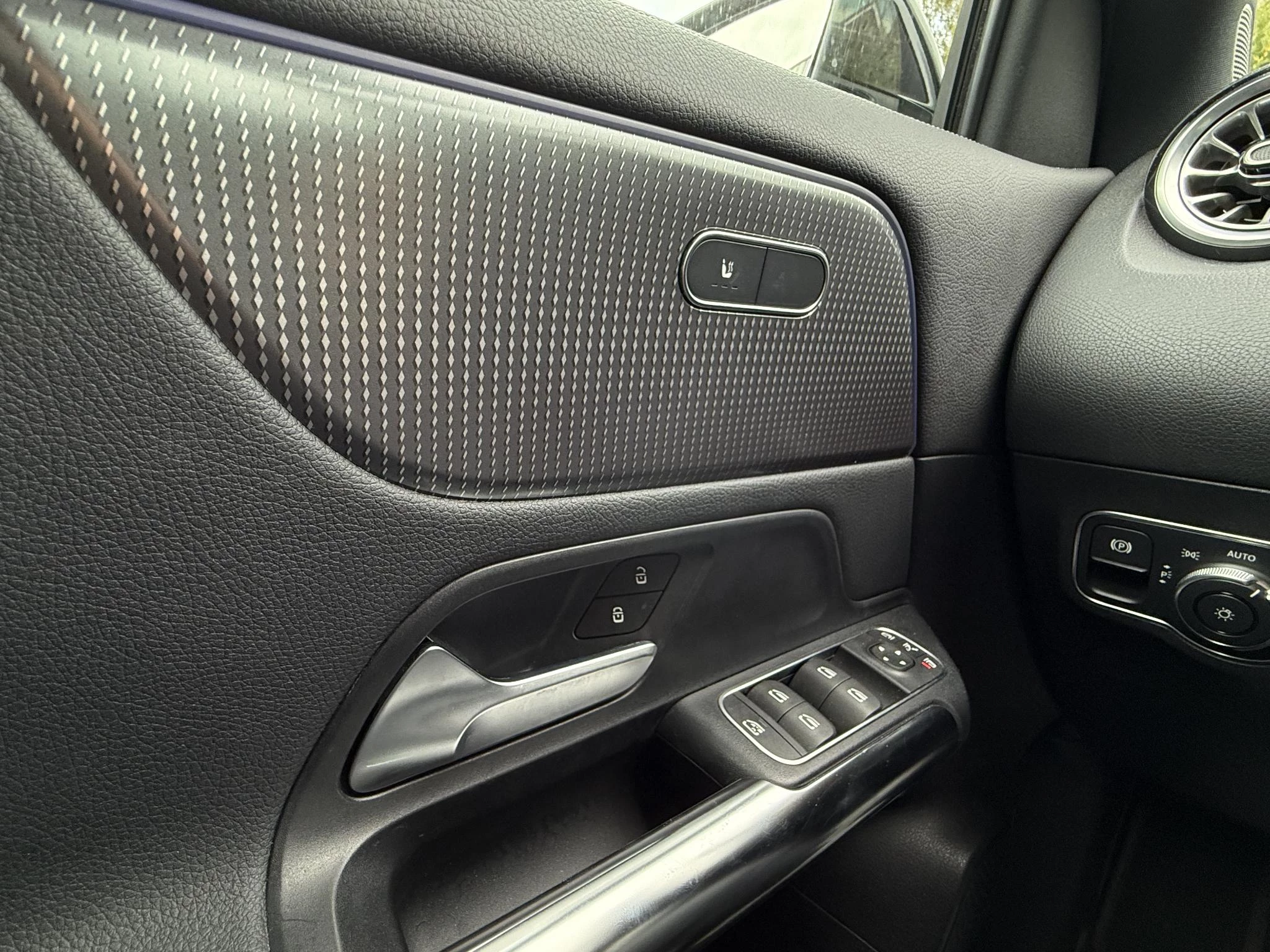 Hoofdafbeelding Mercedes-Benz EQA
