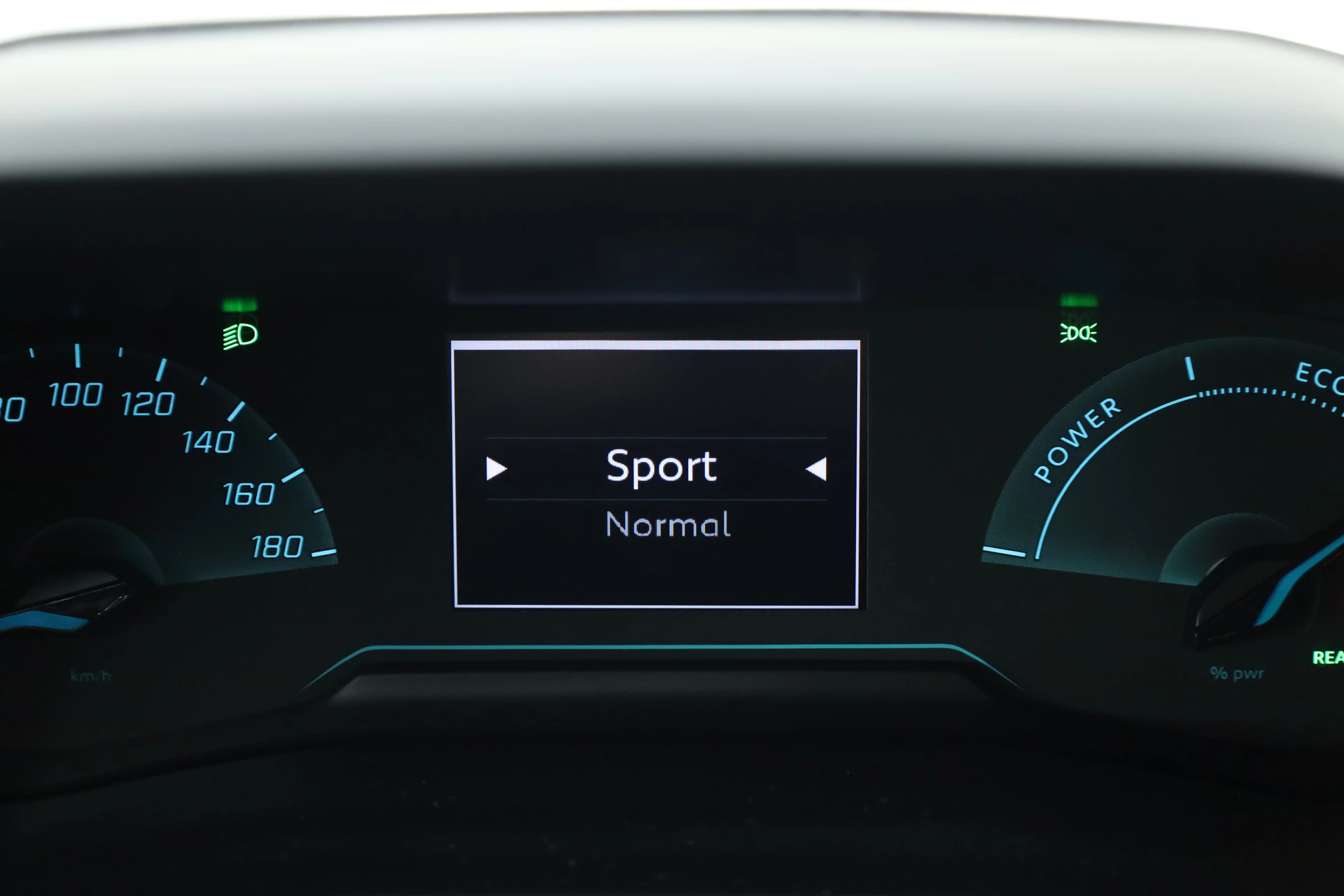 Hoofdafbeelding Peugeot e-208