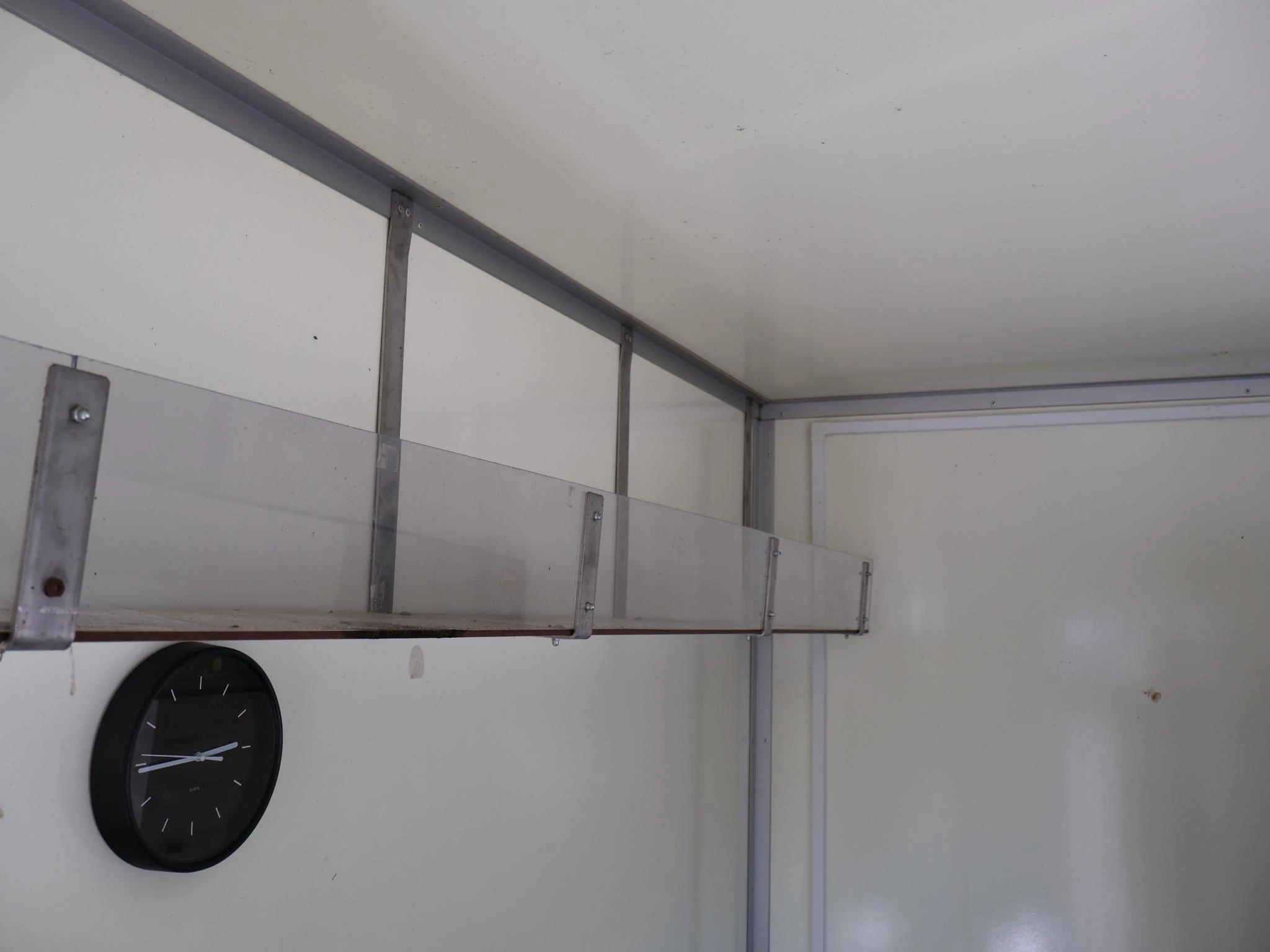 Hoofdafbeelding Dutch trailers DT13H VERKOOPWAGEN AANHANGER MET VERKOOPKLEP