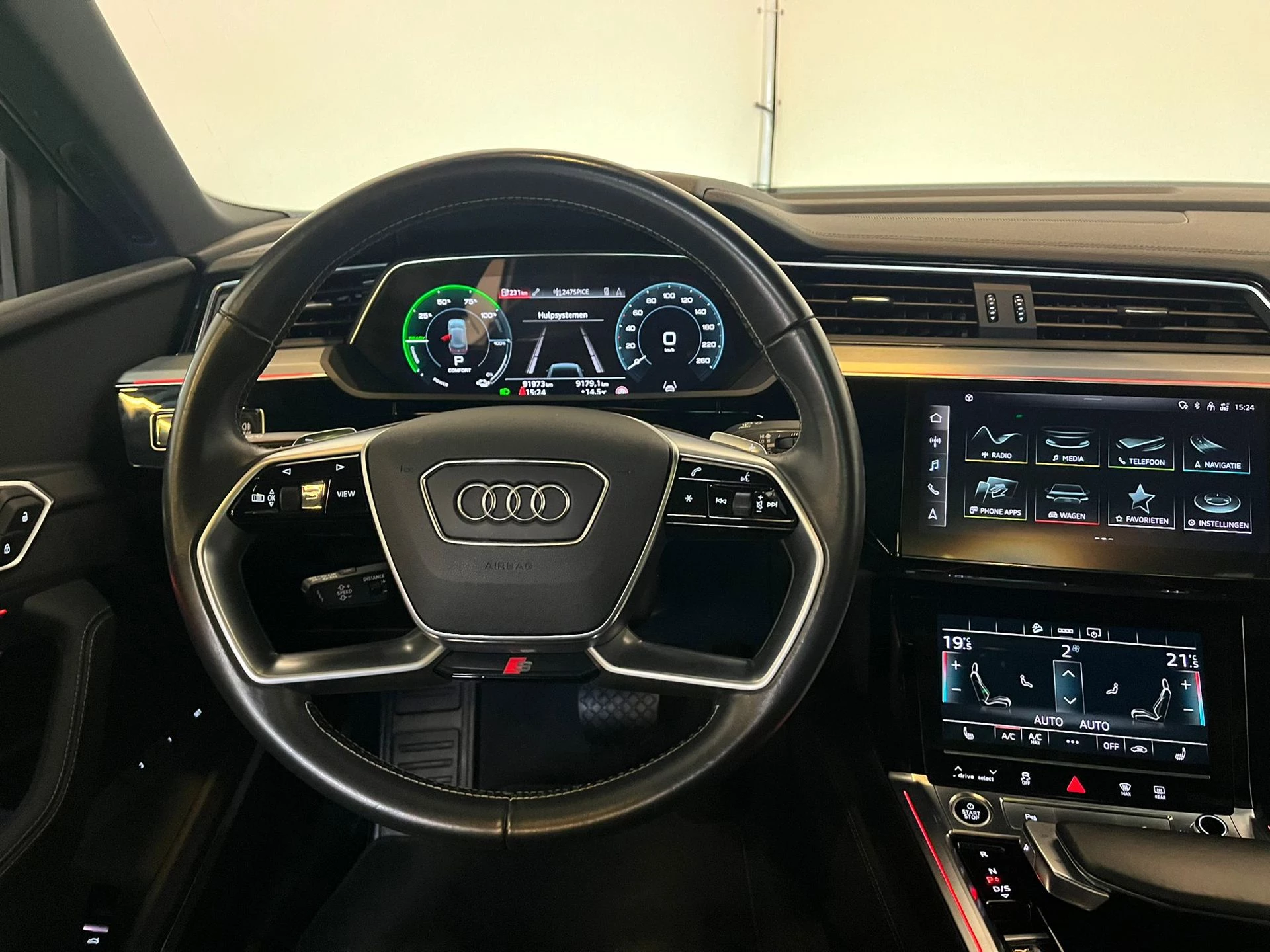 Hoofdafbeelding Audi e-tron