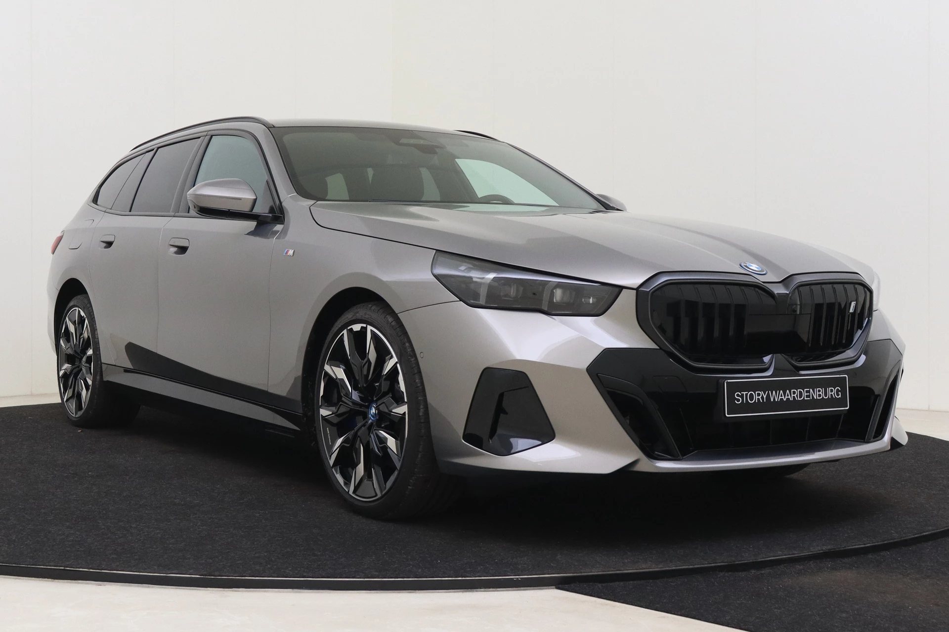 Hoofdafbeelding BMW i5