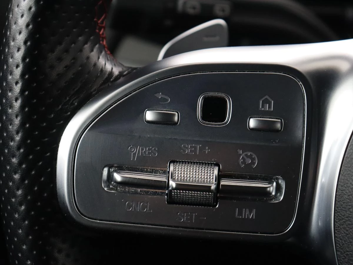 Hoofdafbeelding Mercedes-Benz EQA