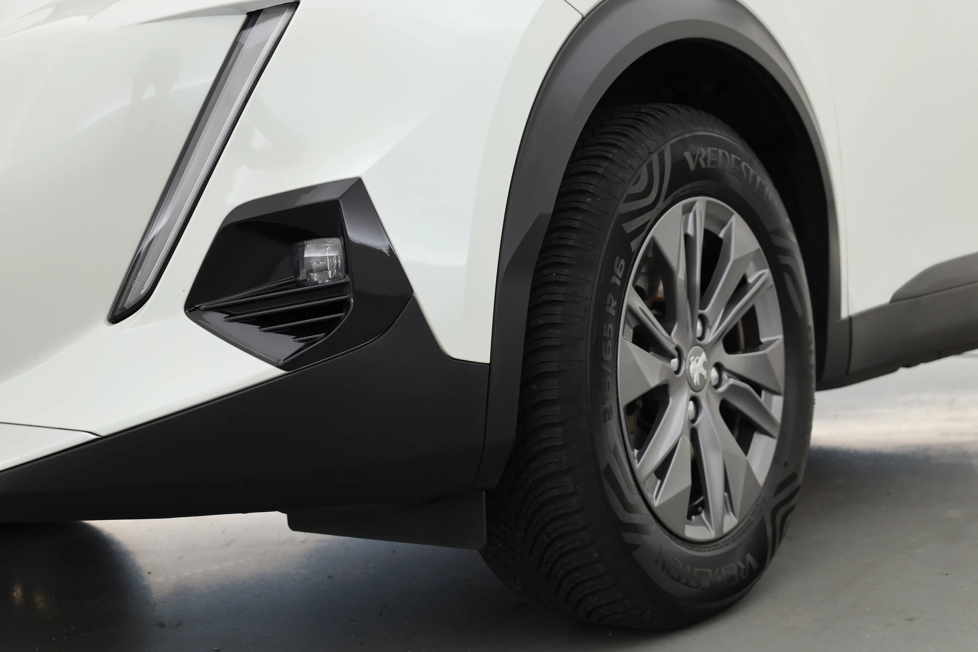 Hoofdafbeelding Peugeot e-2008