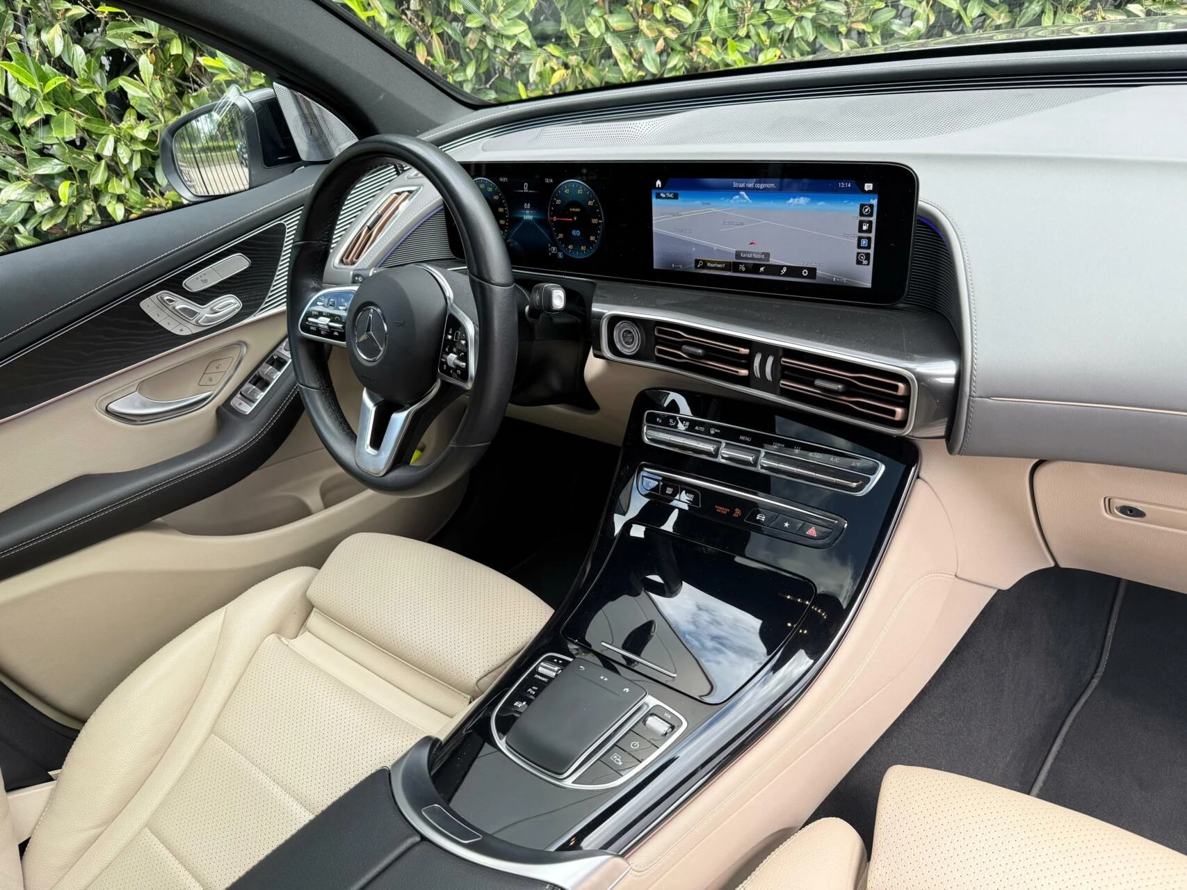 Hoofdafbeelding Mercedes-Benz EQC