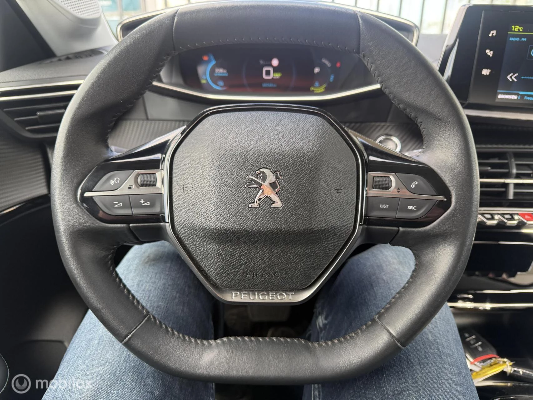 Hoofdafbeelding Peugeot e-208