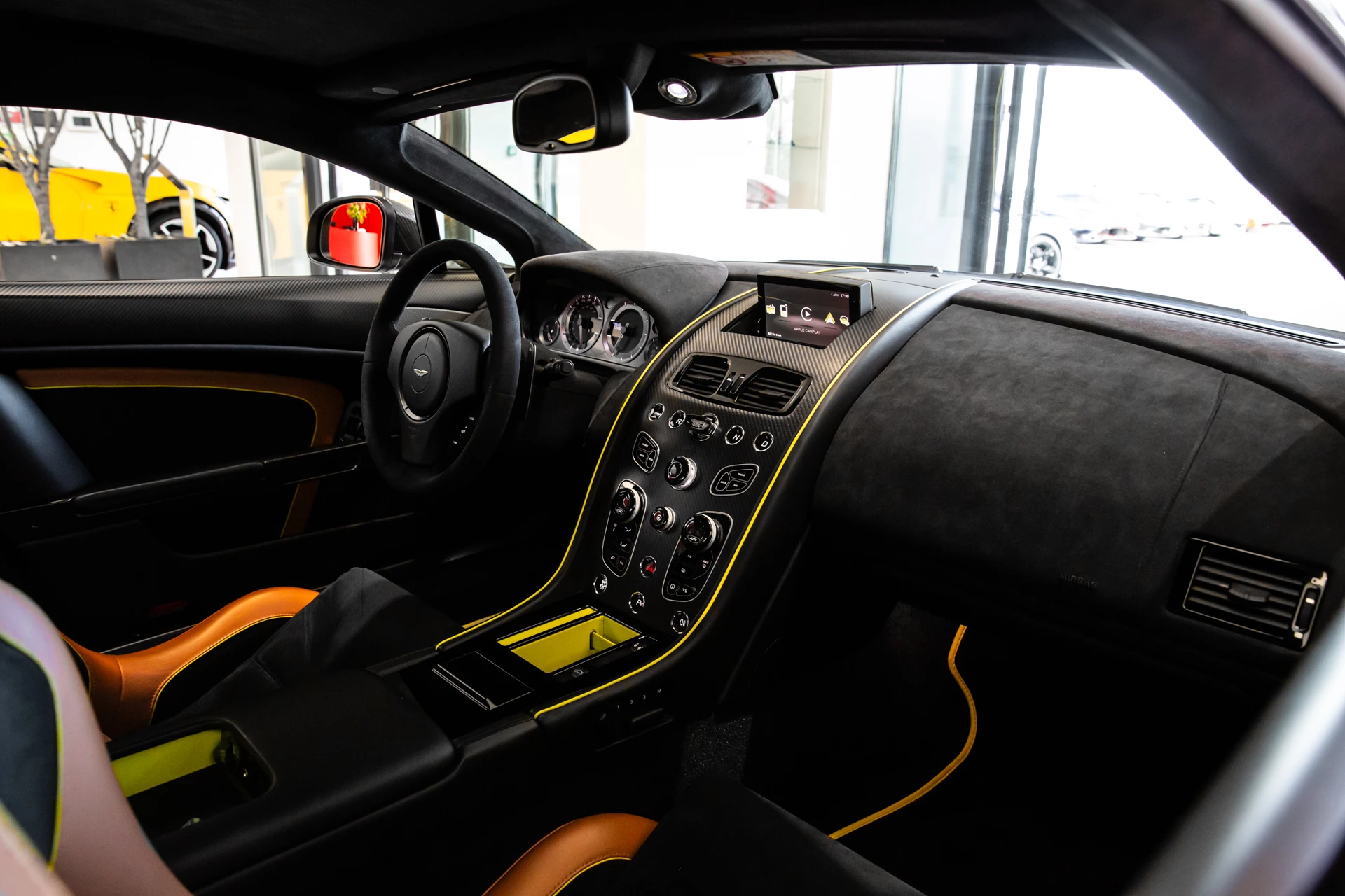 Hoofdafbeelding Aston Martin V8 Vantage