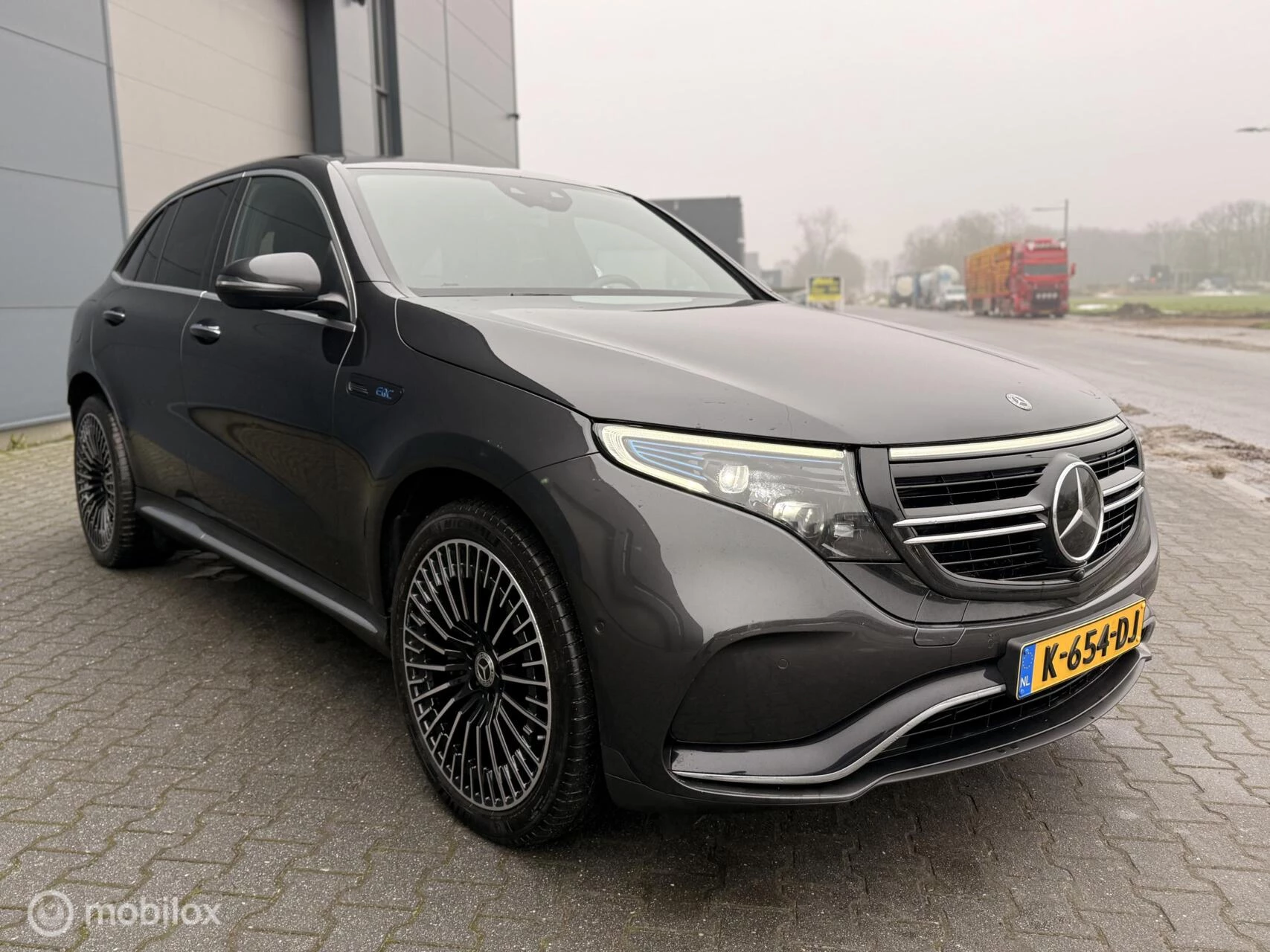 Hoofdafbeelding Mercedes-Benz EQC