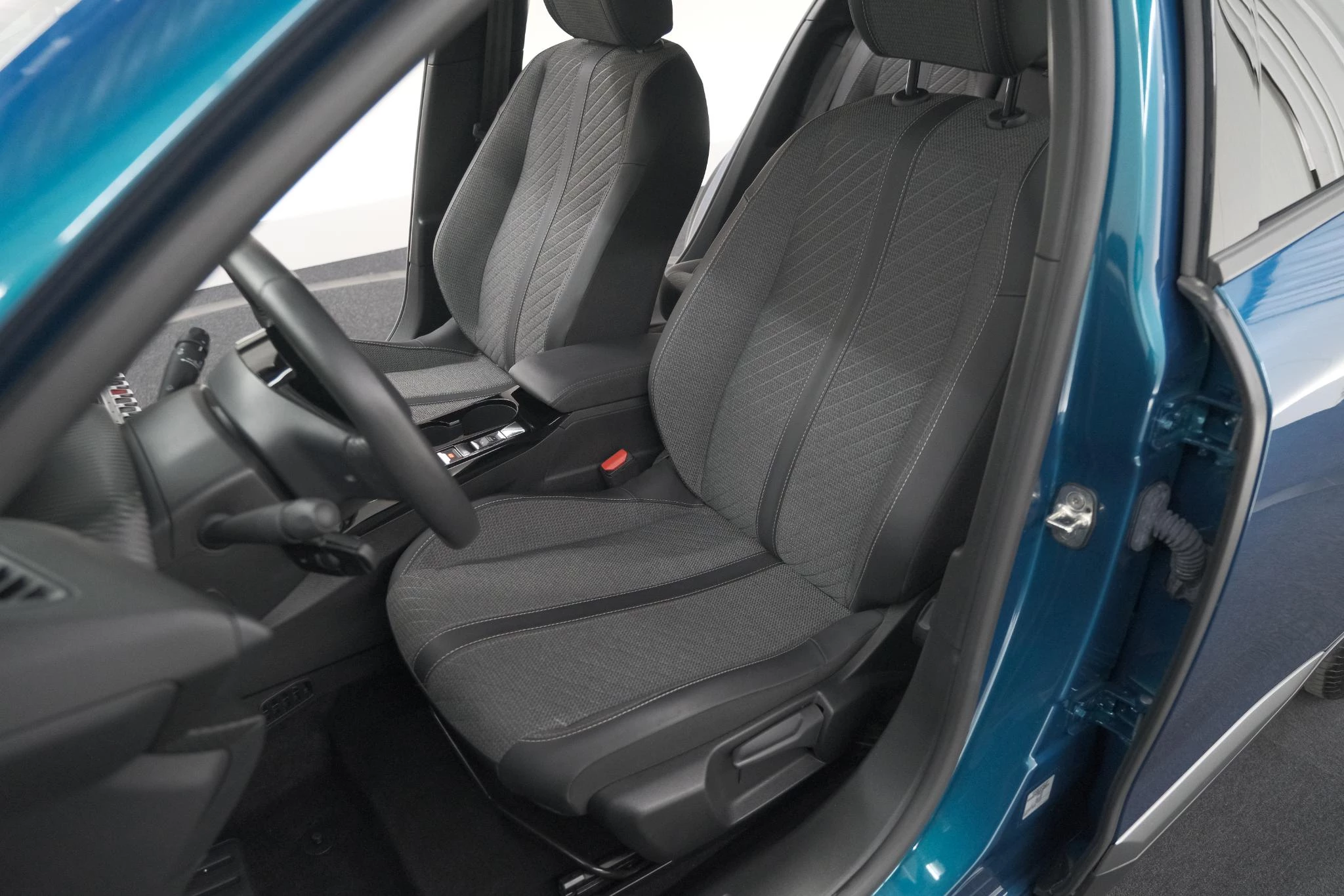 Hoofdafbeelding Peugeot e-2008