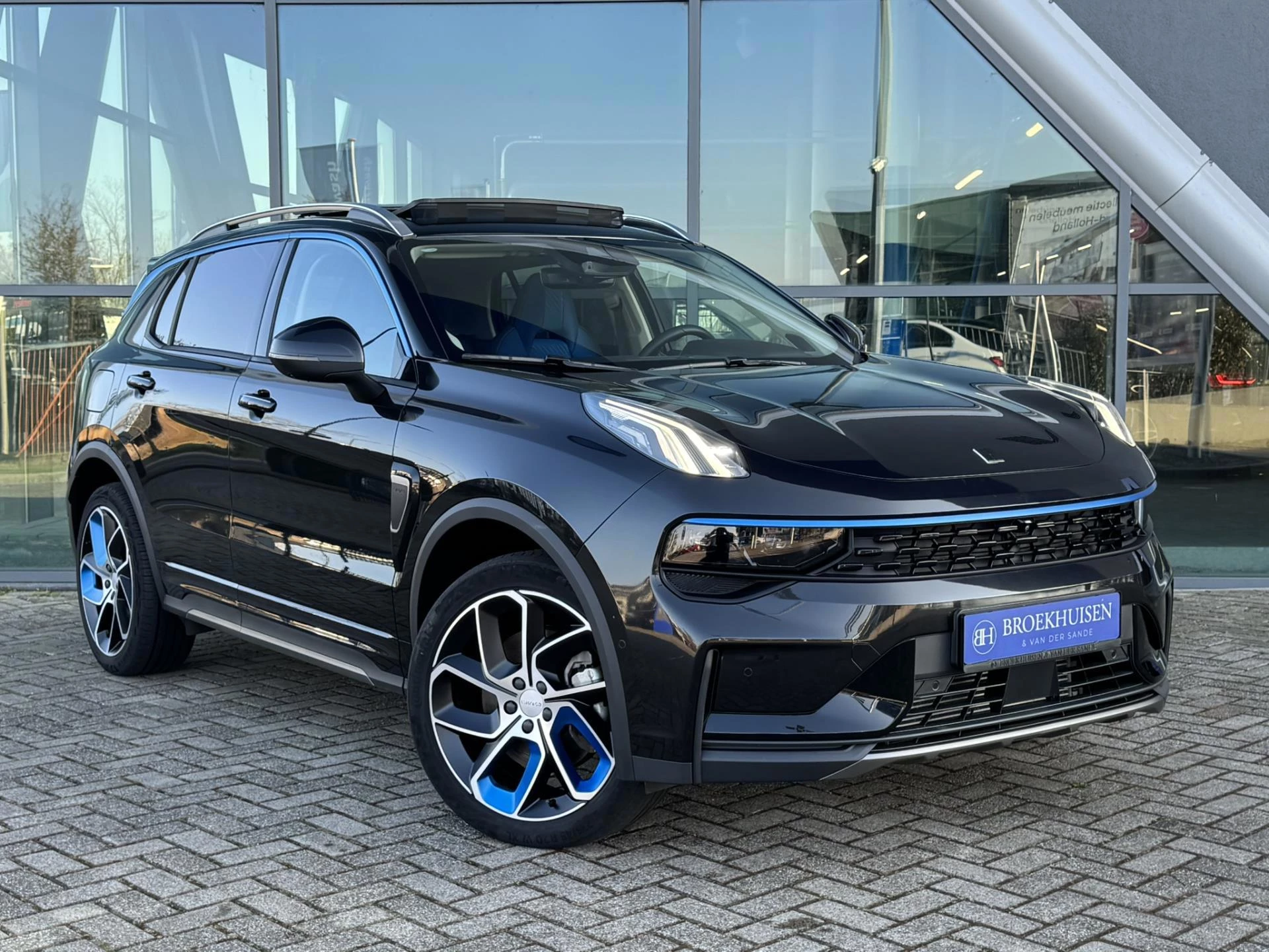 Hoofdafbeelding Lynk & Co 01