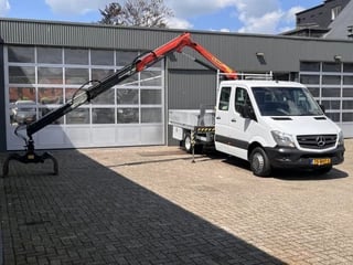 Mercedes-Benz Sprinter 516 2.2 CDI 432 Laadkraan Palfinger Airco Knijper Rotator Trekhaak 2000 kg 2-Persoons Airco Kastinrichting 1e eigenaar ex gemeente Autolaadkraan Open laadbak Pick-up p-up Euro 6