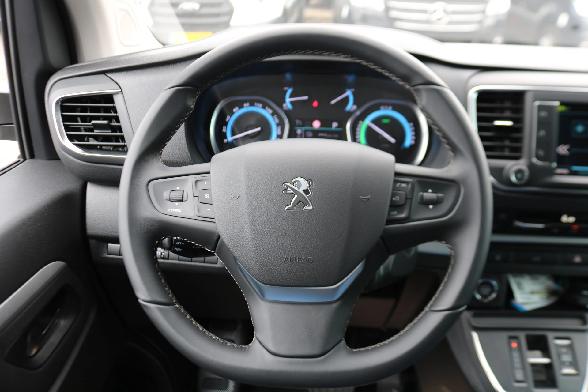 Hoofdafbeelding Peugeot e-Expert