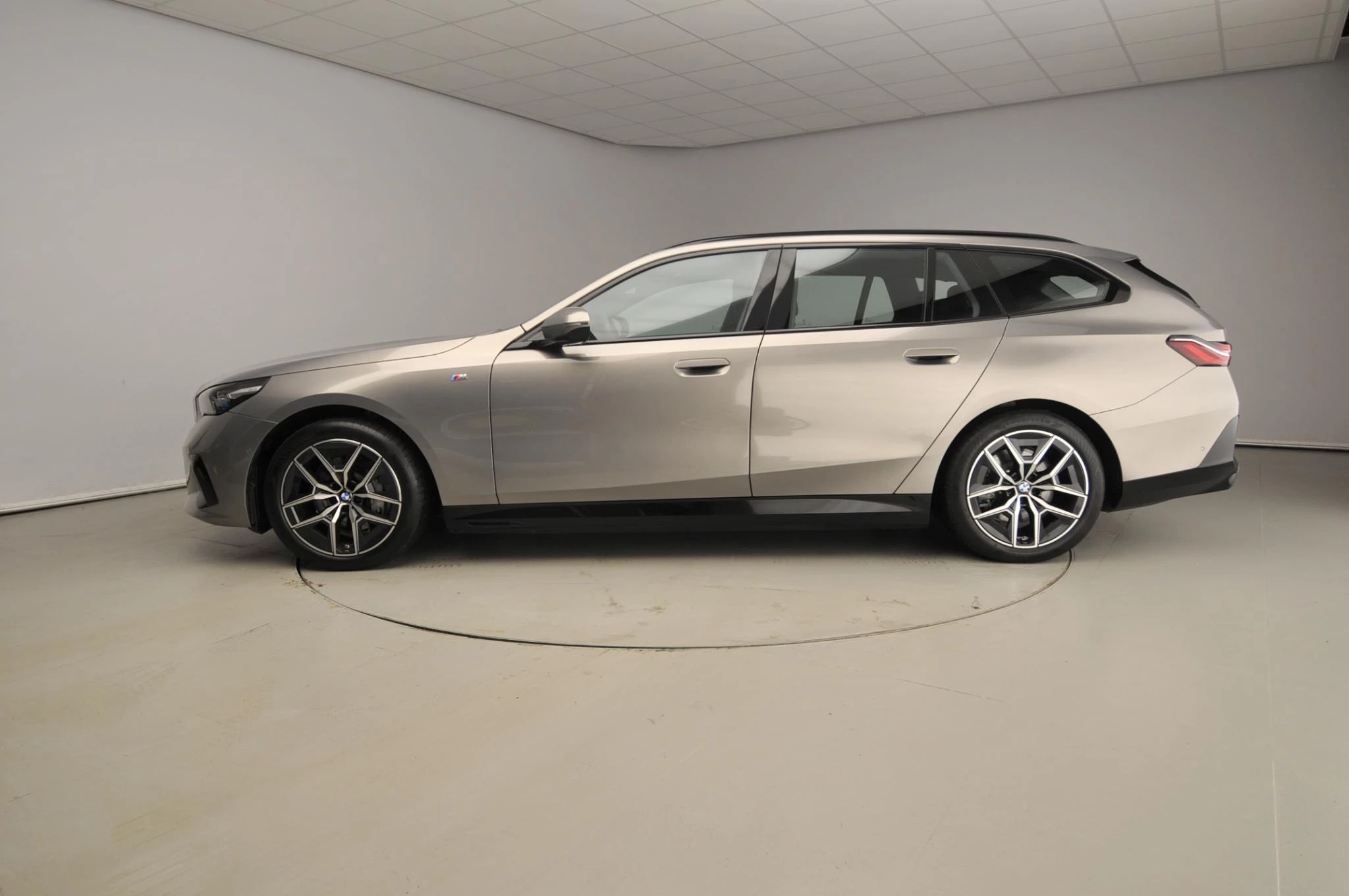 Hoofdafbeelding BMW i5