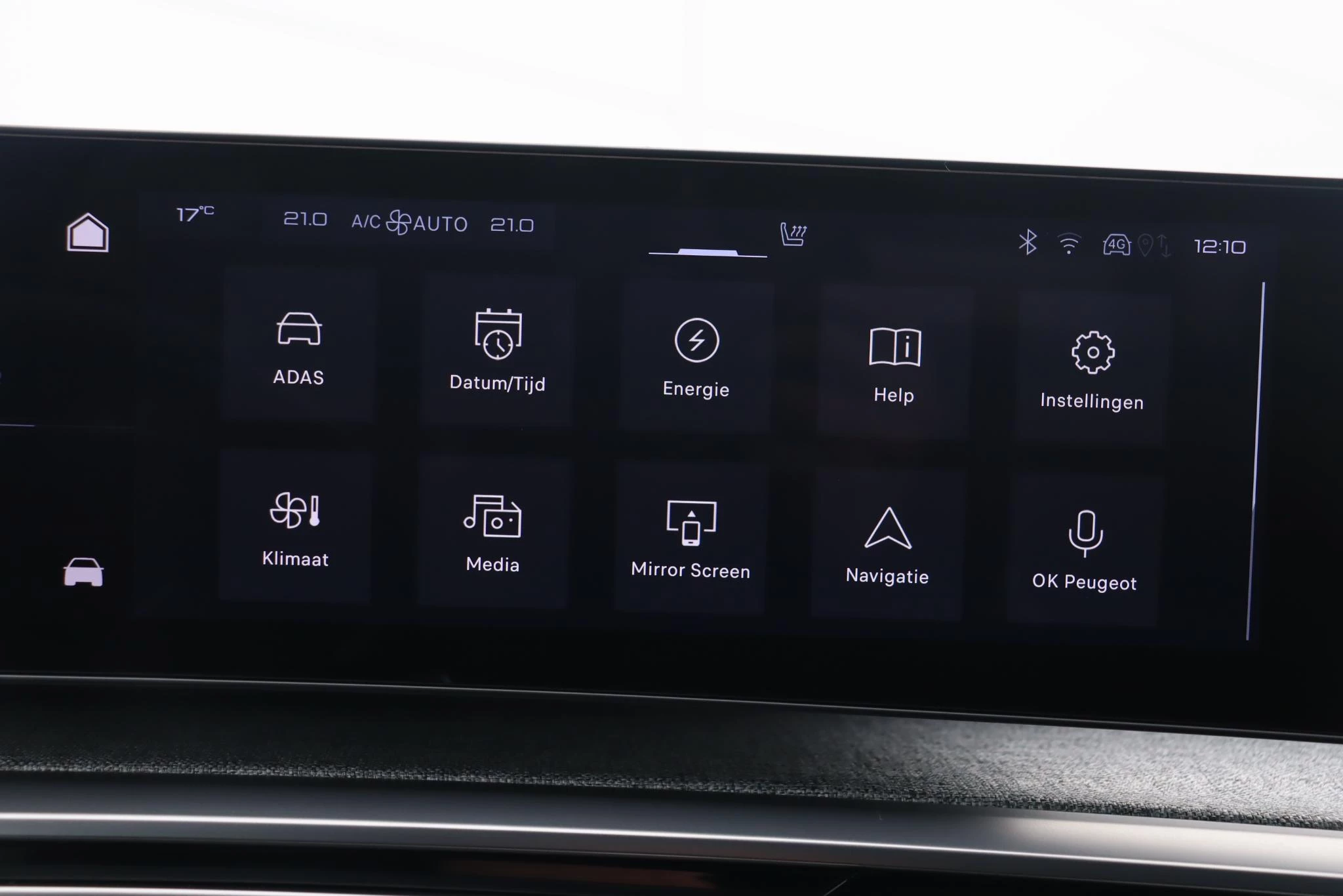 Hoofdafbeelding Peugeot e-3008