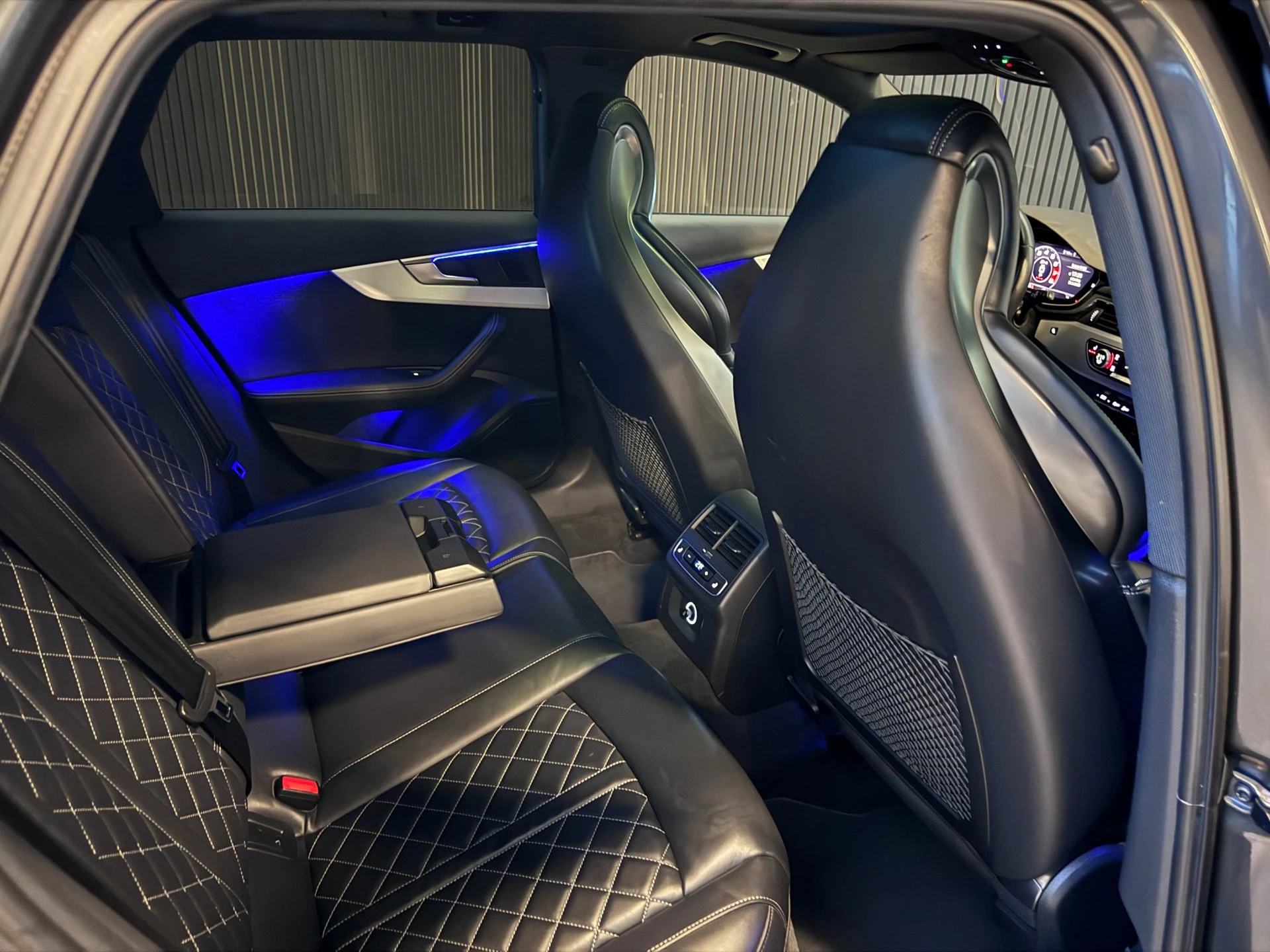 Hoofdafbeelding Audi S4