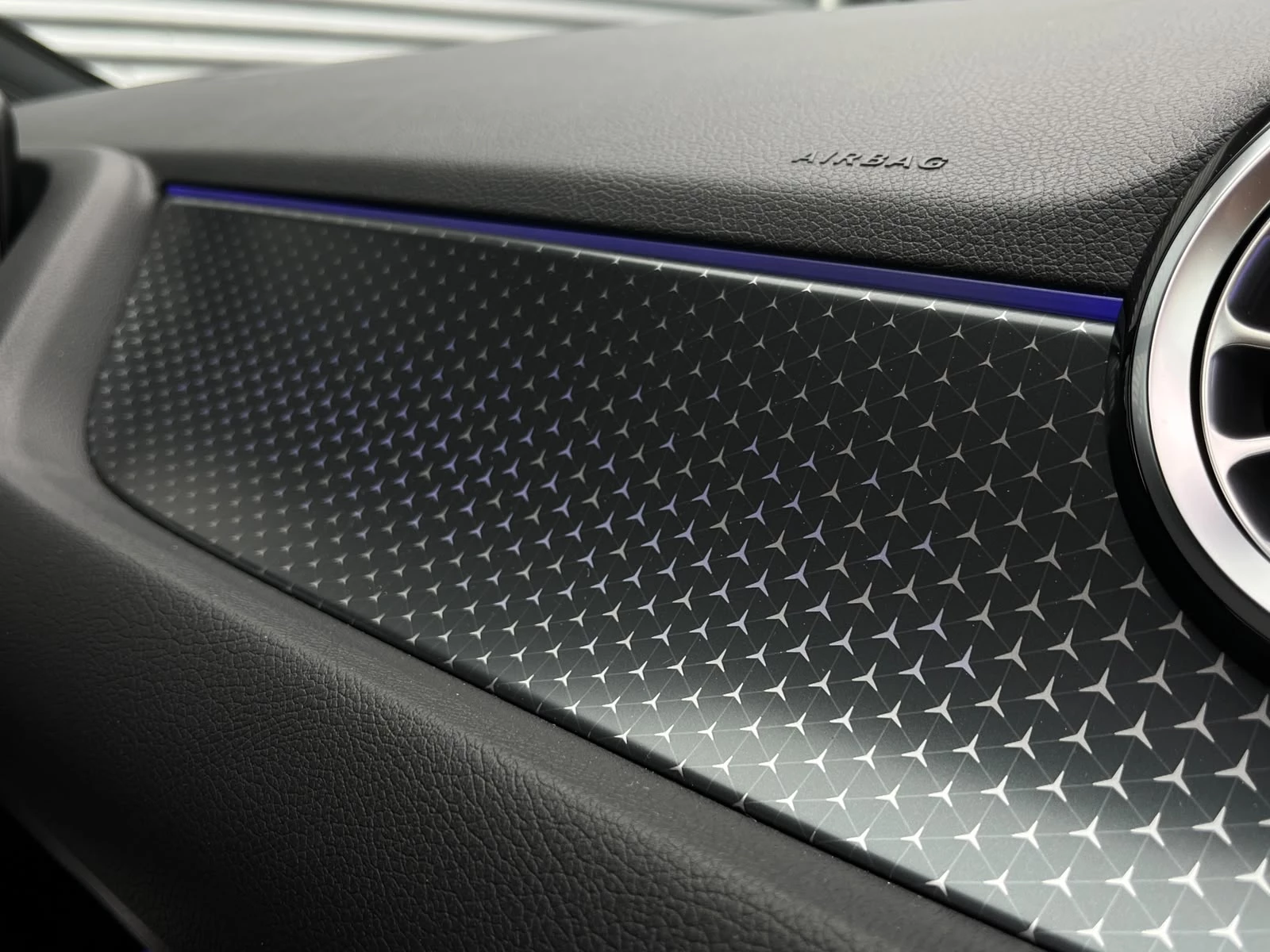 Hoofdafbeelding Mercedes-Benz EQA