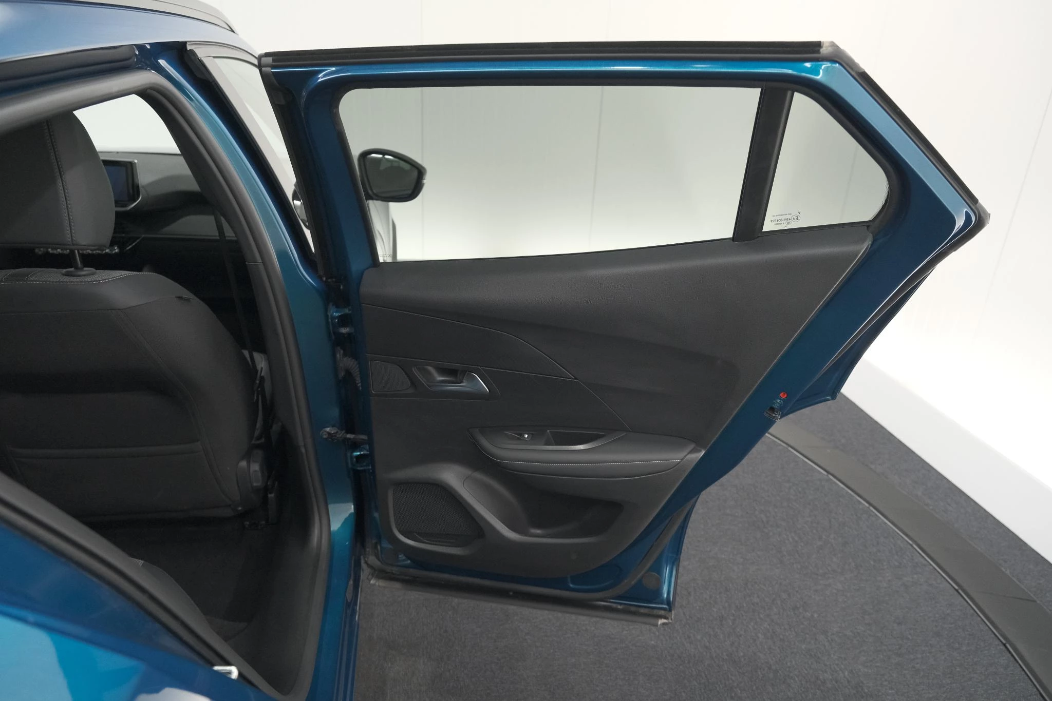 Hoofdafbeelding Peugeot e-2008