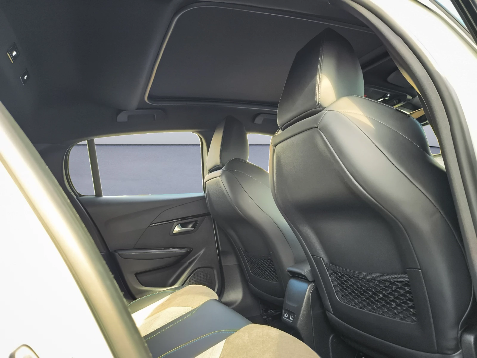 Hoofdafbeelding Peugeot e-208