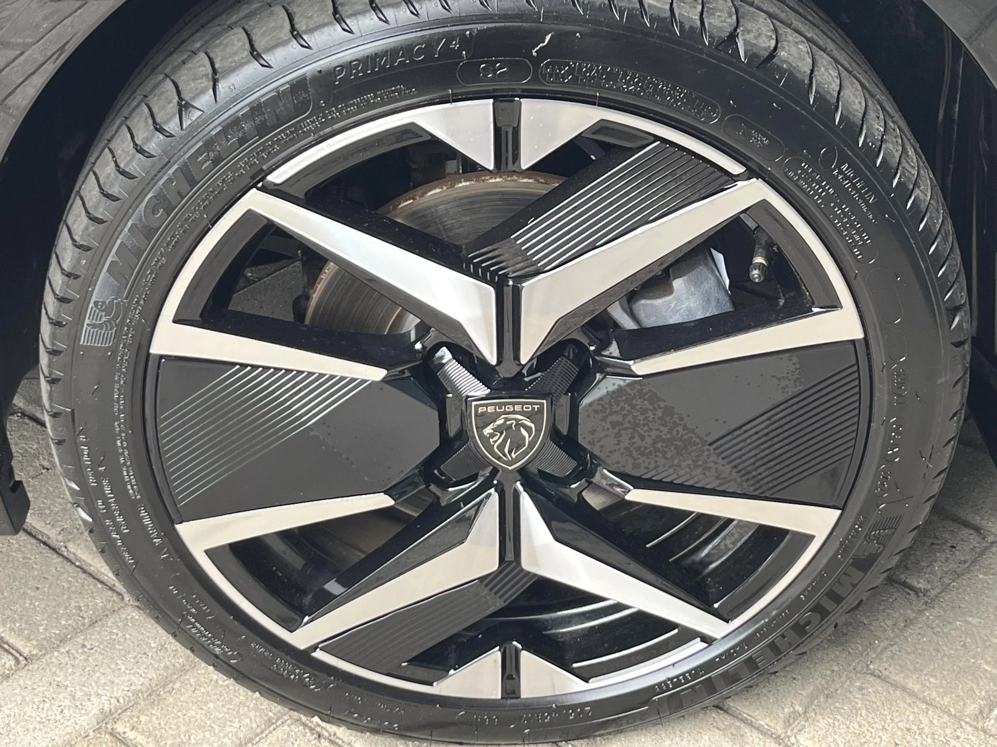 Hoofdafbeelding Peugeot e-208