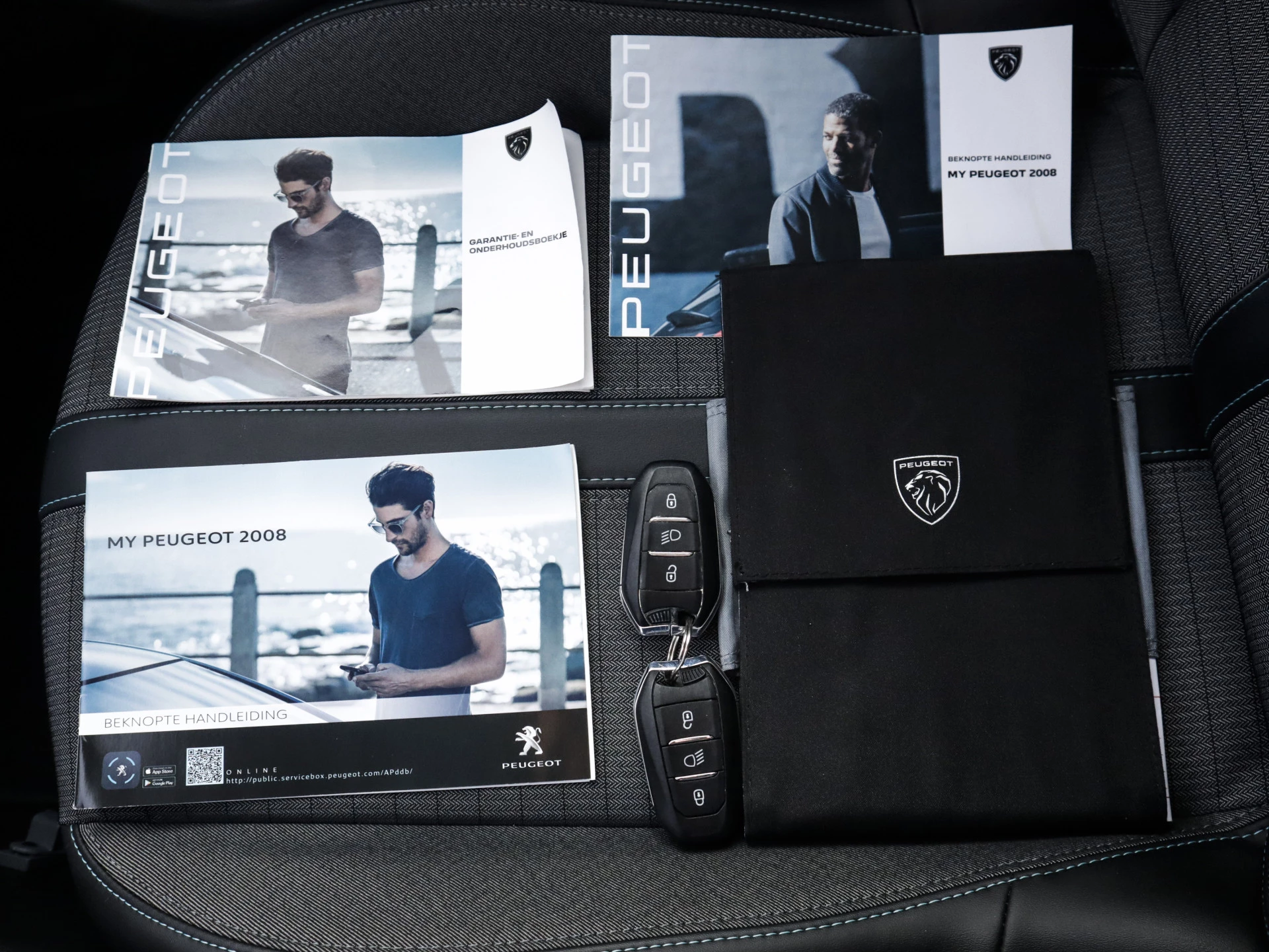 Hoofdafbeelding Peugeot e-2008