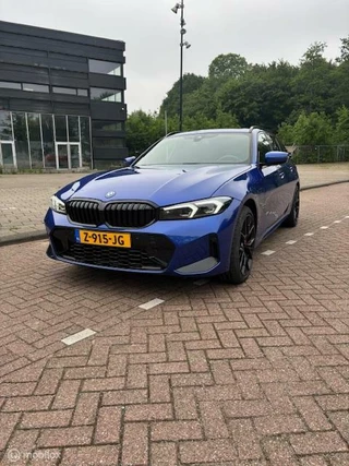 Hoofdafbeelding BMW 3 Serie BMW 3-serie Touring 330e xDrive Volledig M, alle opties